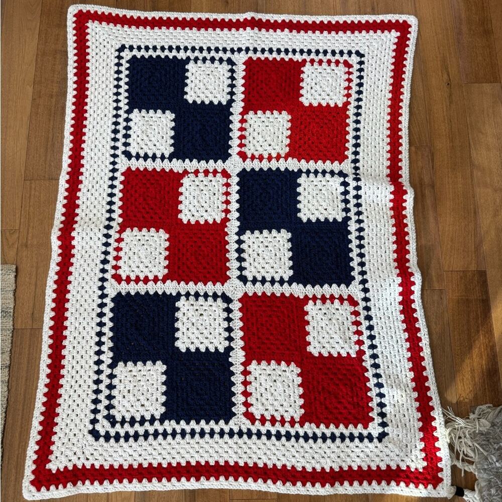 Vintage | Handmade Granny Square Throw Blanket Hand Crocheted Blanket Afghan - Picture 2 of 4